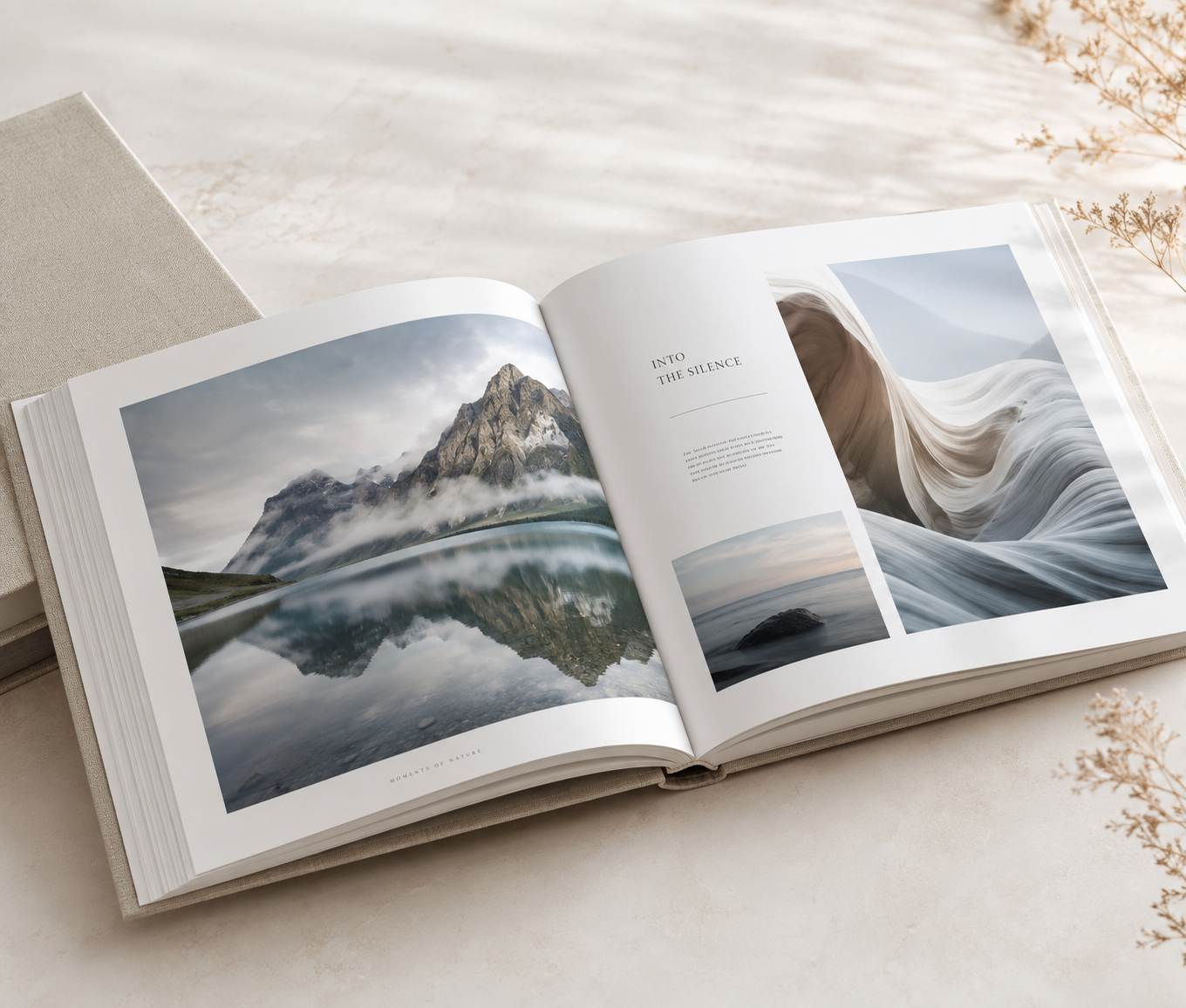 Album ảnh mở ra với các trang bố cục đẹp